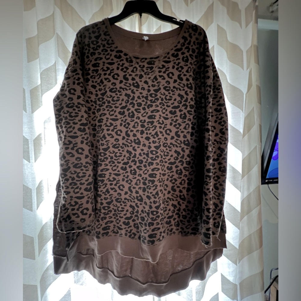 Z SUPPLY | The Leopard Weekender Pullover